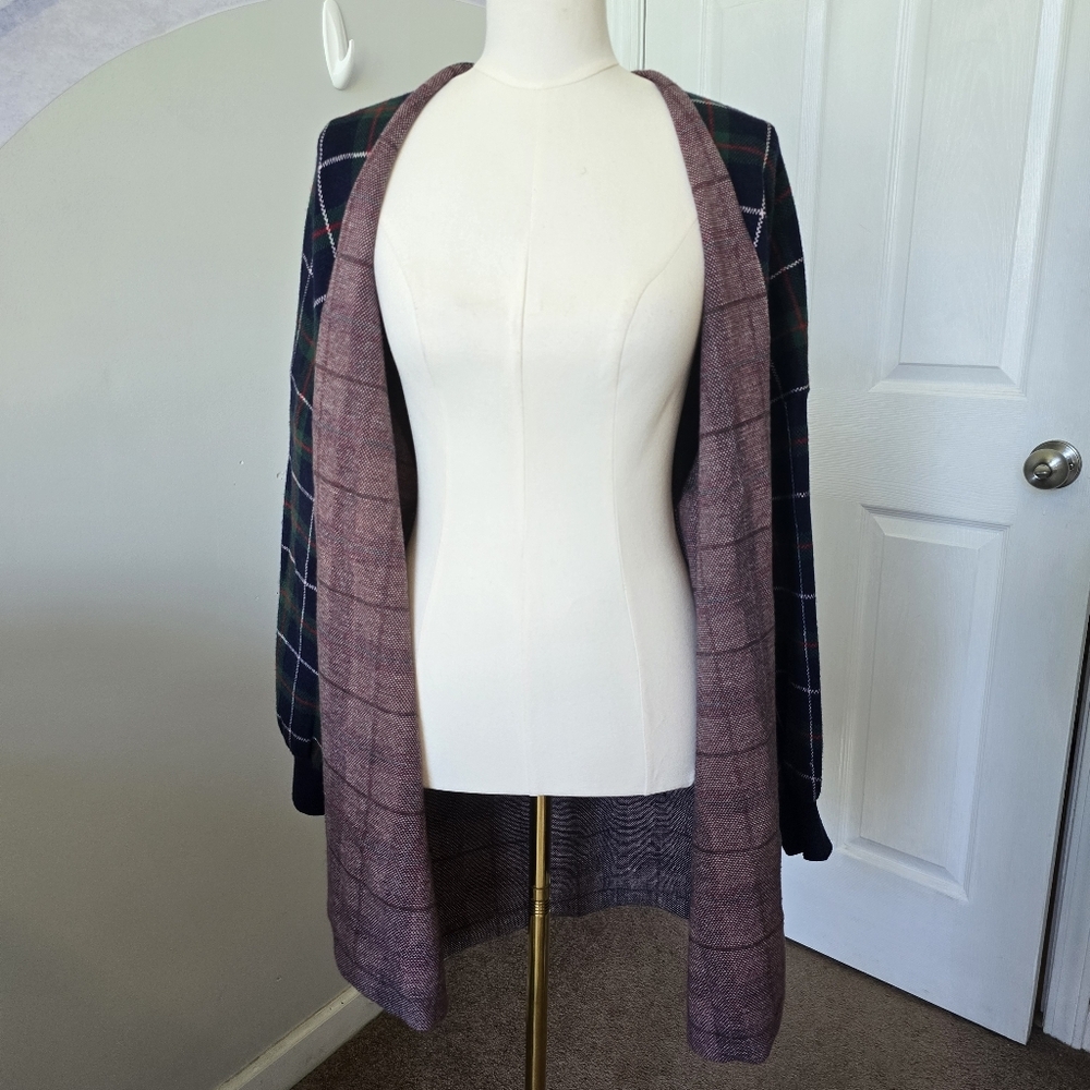 Crown & Ivy | Medium | Plaid Drop Shoulder Cuffed Sleeve Cardigan - Picture 7 of 11